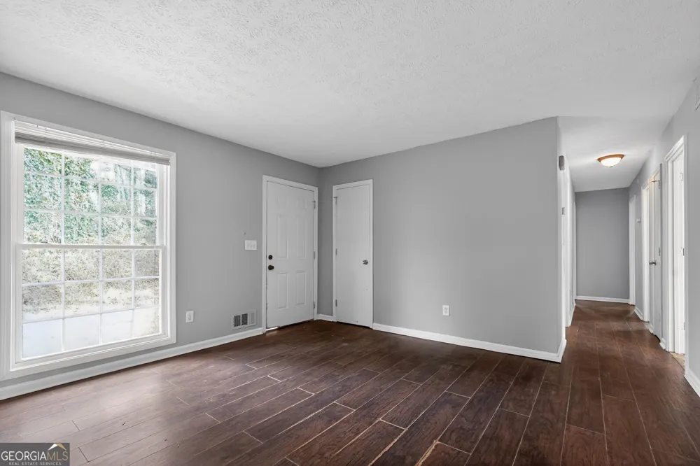 6925 Kimberland Gardens LN Lithonia, GA 30058