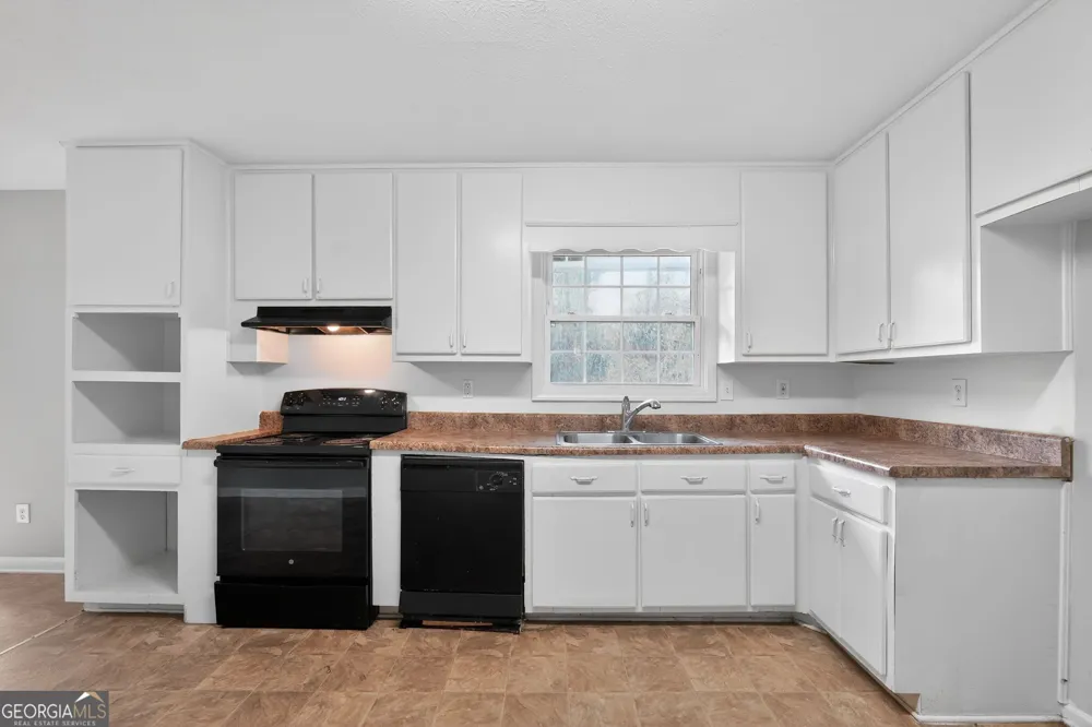 6925 Kimberland Gardens LN Lithonia, GA 30058