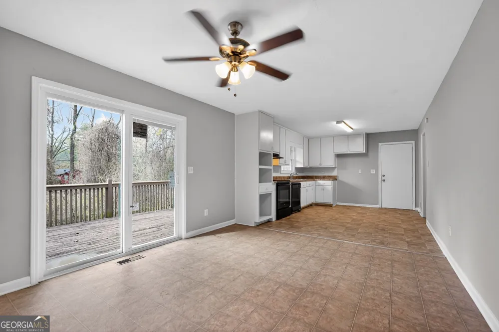 6925 Kimberland Gardens LN Lithonia, GA 30058