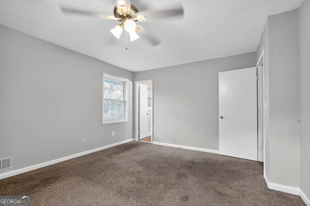 6925 Kimberland Gardens LN Lithonia, GA 30058