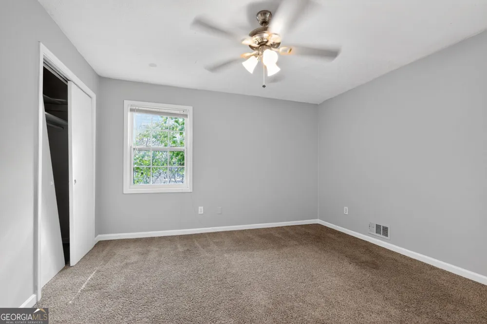 6925 Kimberland Gardens LN Lithonia, GA 30058