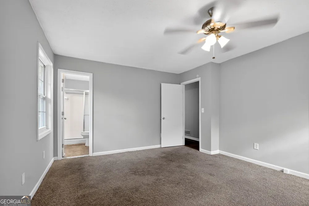 6925 Kimberland Gardens LN Lithonia, GA 30058