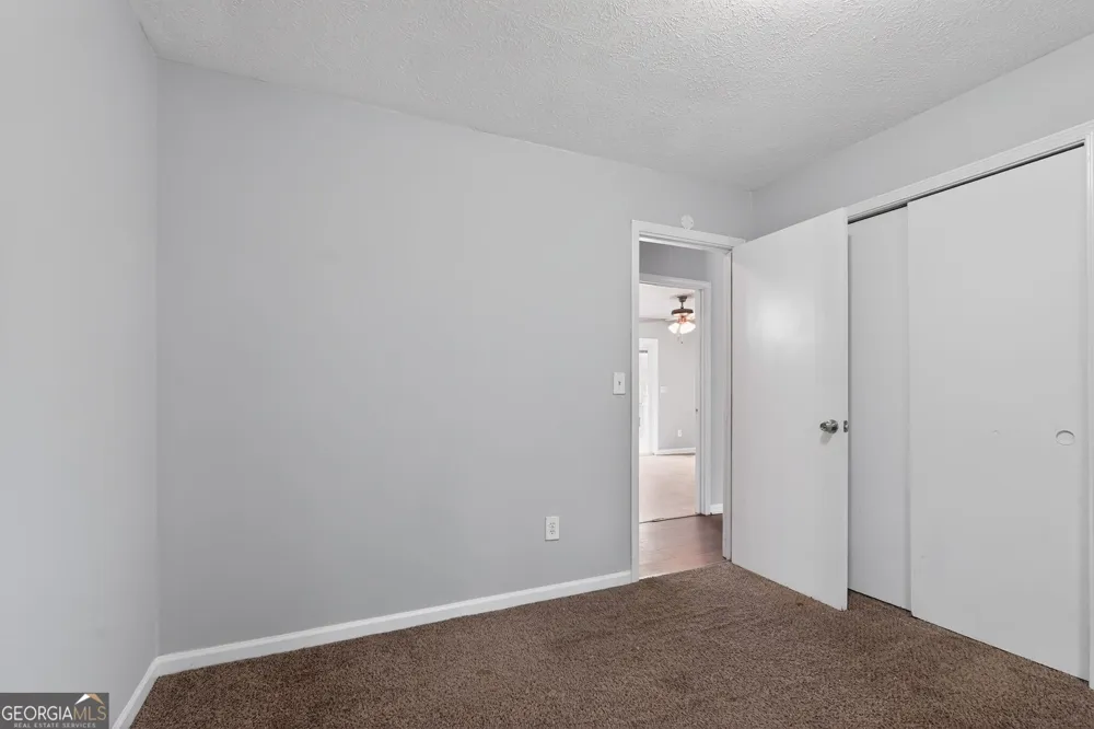 6925 Kimberland Gardens LN Lithonia, GA 30058