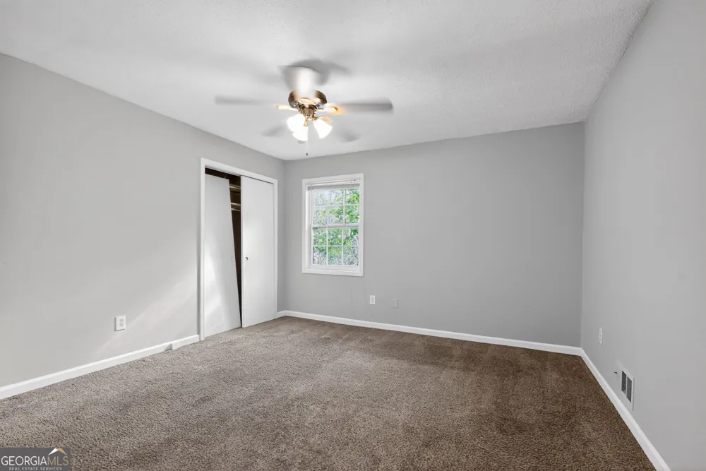 6925 Kimberland Gardens LN Lithonia, GA 30058