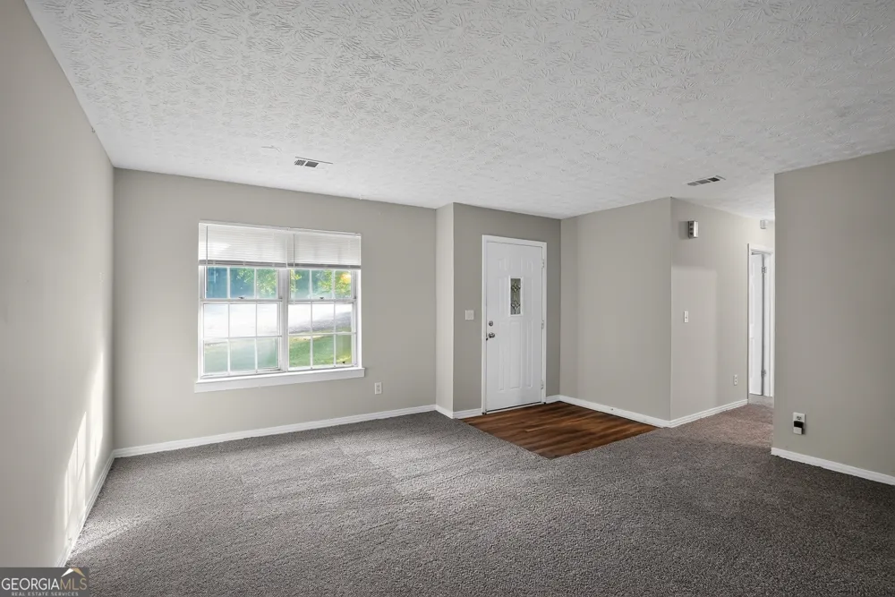 5881 Seam ST Lithonia, GA 30058