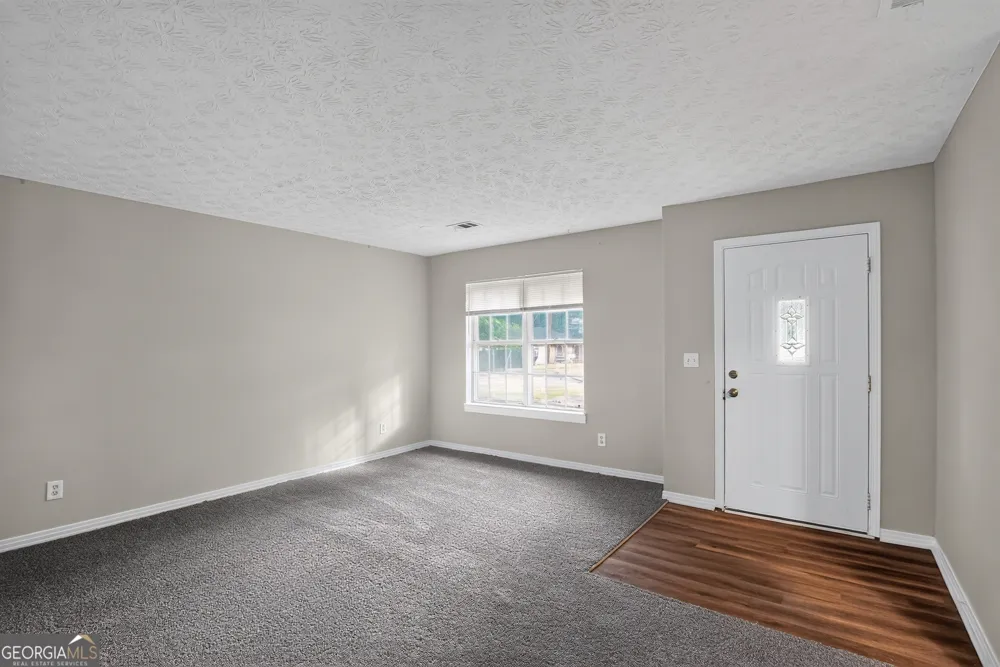 5881 Seam ST Lithonia, GA 30058