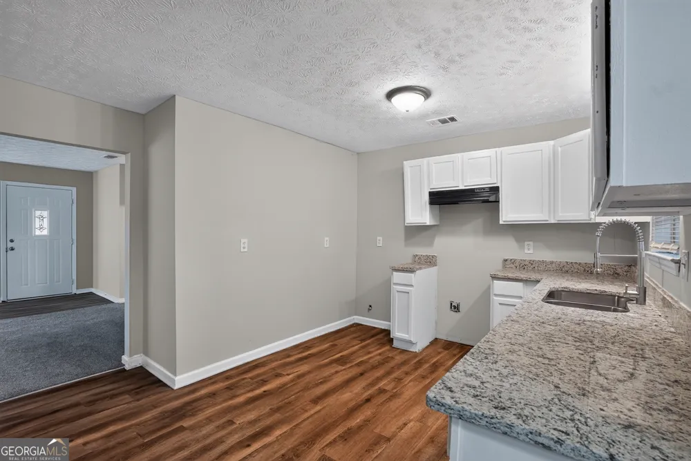 5881 Seam ST Lithonia, GA 30058