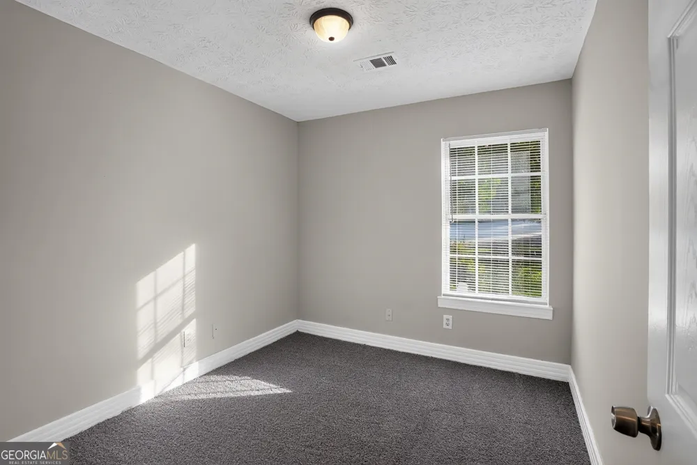 5881 Seam ST Lithonia, GA 30058