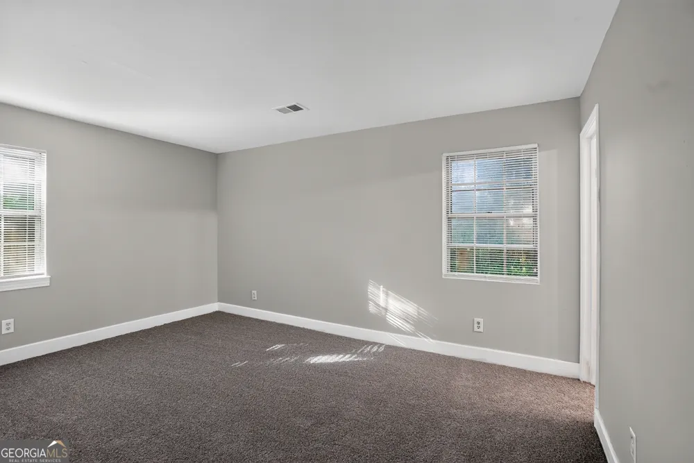 5881 Seam ST Lithonia, GA 30058