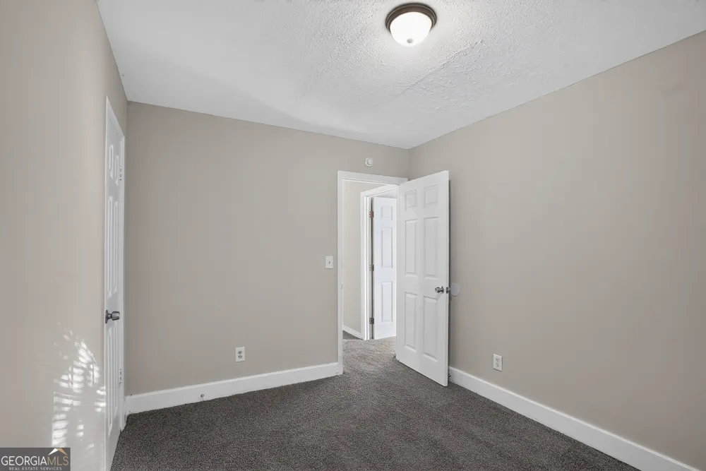 5881 Seam ST Lithonia, GA 30058