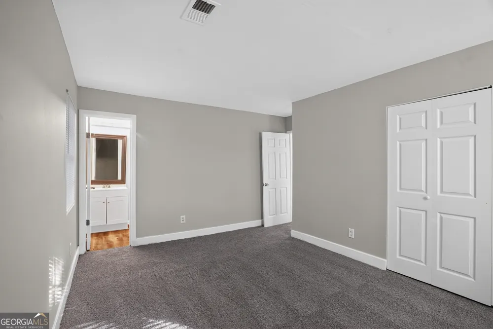 5881 Seam ST Lithonia, GA 30058