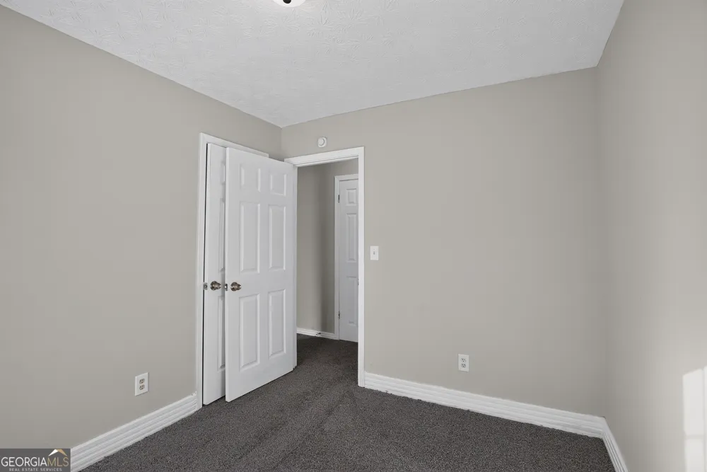 5881 Seam ST Lithonia, GA 30058