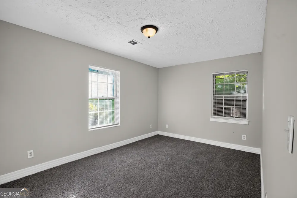 5881 Seam ST Lithonia, GA 30058