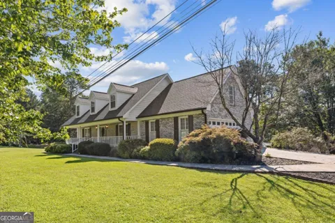 3906 Laurens LN