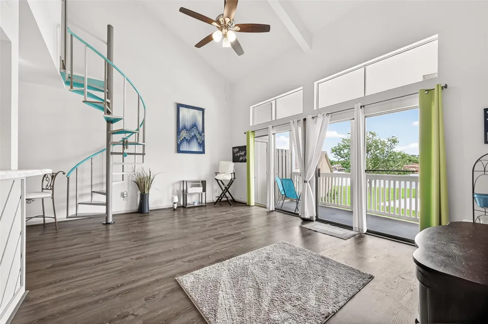 168 April Point Drive S #168 Conroe, TX 77356