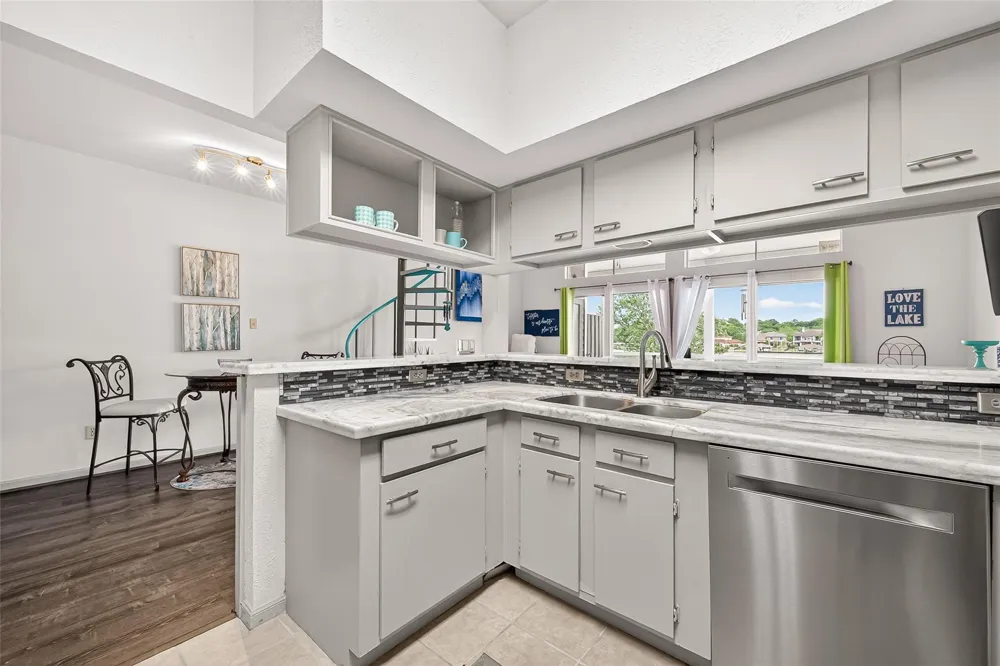 168 April Point Drive S #168 Conroe, TX 77356