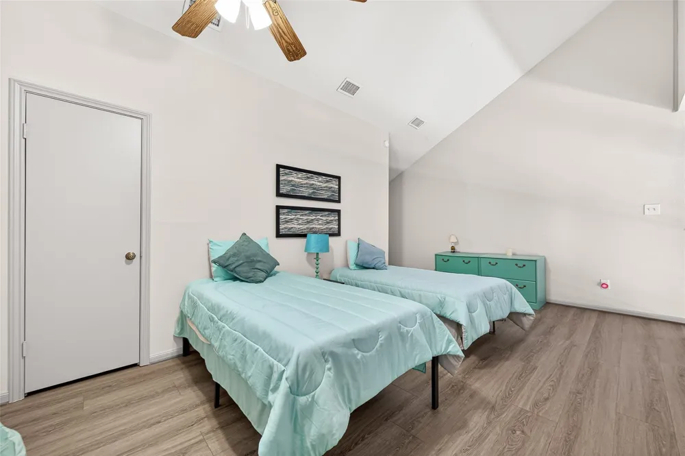168 April Point Drive S #168 Conroe, TX 77356