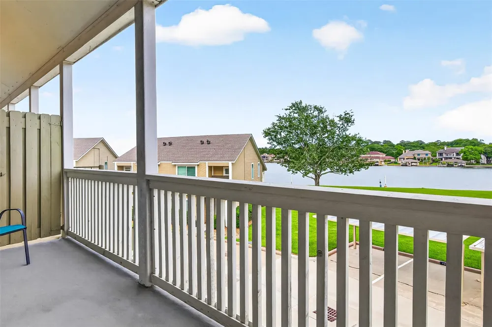 168 April Point Drive S #168 Conroe, TX 77356