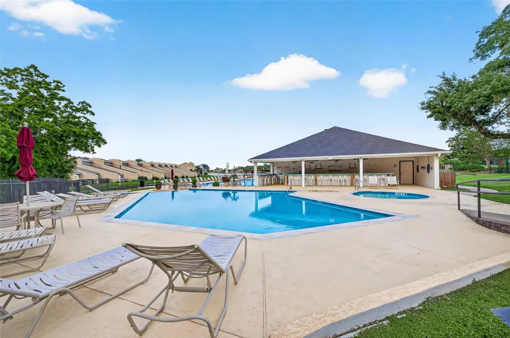 168 April Point Drive S #168 Conroe, TX 77356