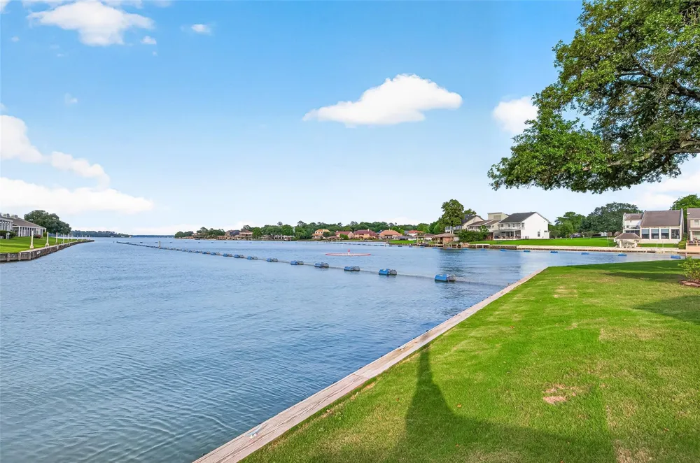 168 April Point Drive S #168 Conroe, TX 77356