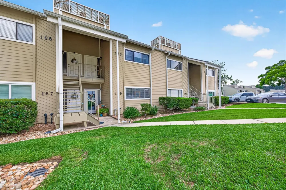 168 April Point Drive S #168 Conroe, TX 77356