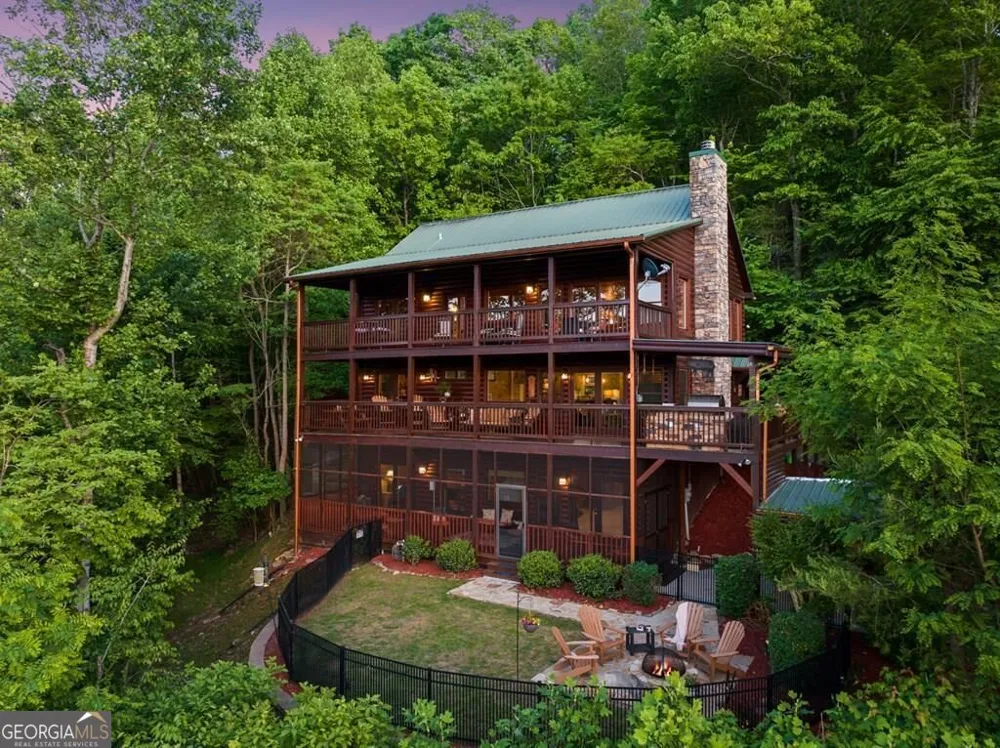 115 Mountain High DR Mineral Bluff, GA 30559