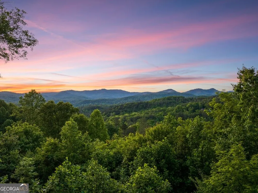 115 Mountain High DR Mineral Bluff, GA 30559