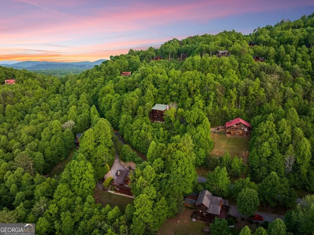 115 Mountain High DR Mineral Bluff, GA 30559
