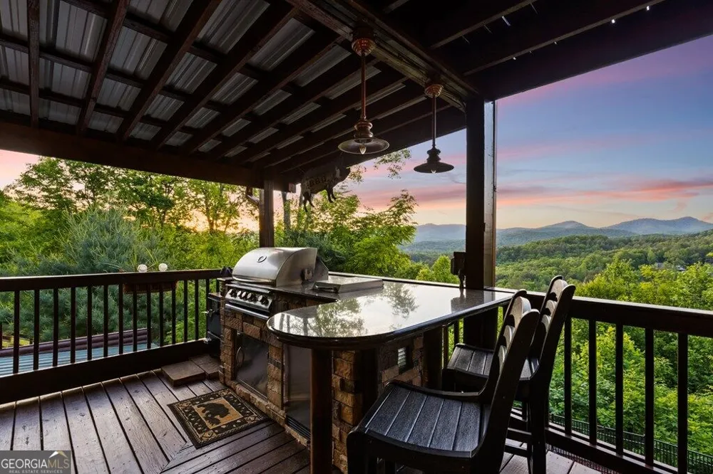 115 Mountain High DR Mineral Bluff, GA 30559