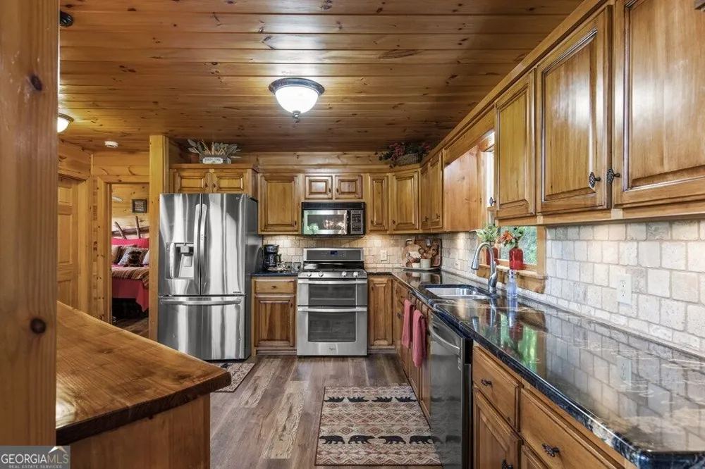 115 Mountain High DR Mineral Bluff, GA 30559