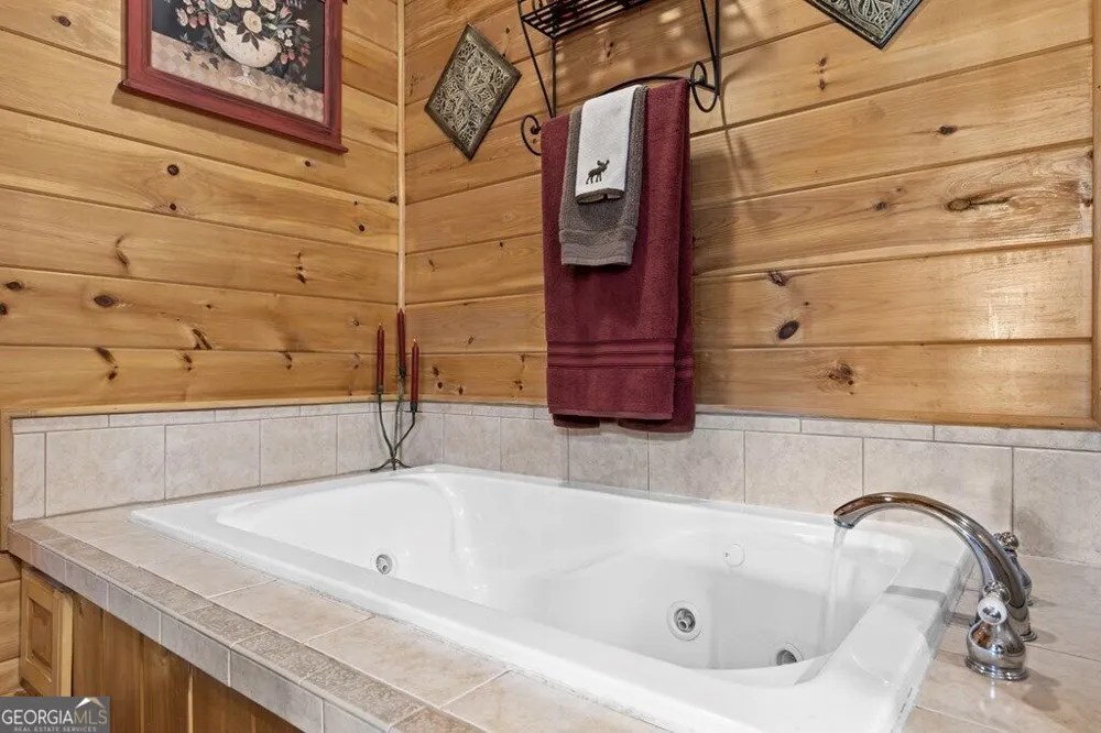 115 Mountain High DR Mineral Bluff, GA 30559