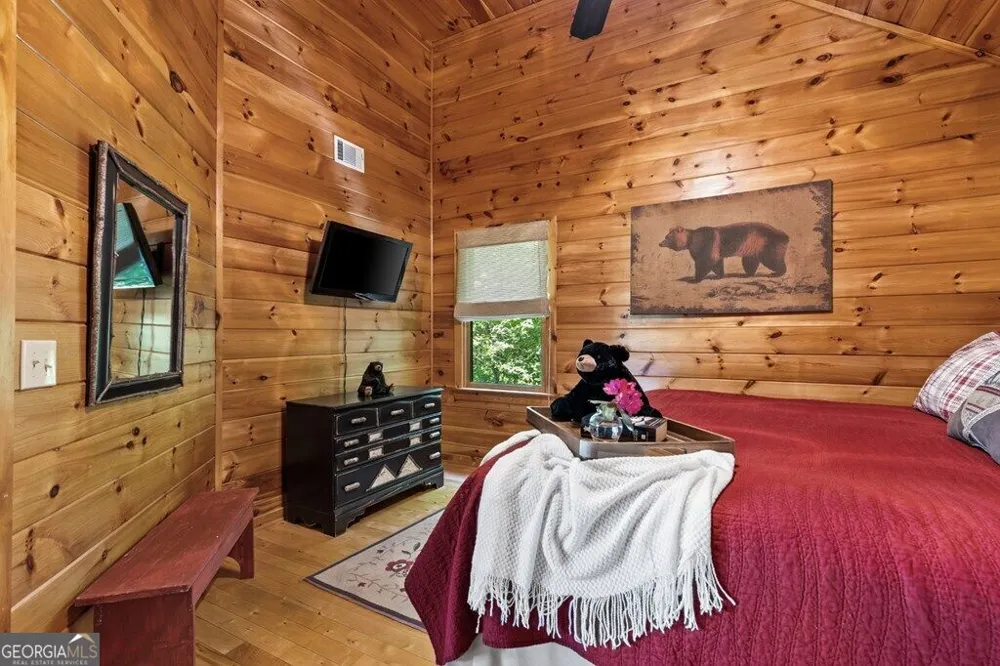 115 Mountain High DR Mineral Bluff, GA 30559