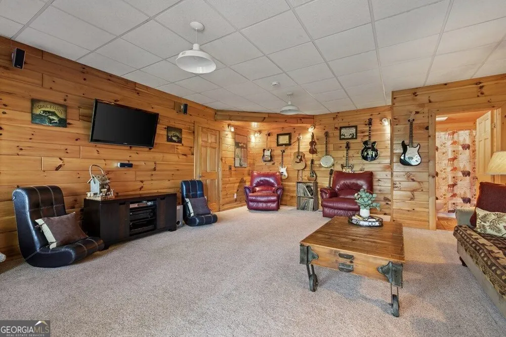 115 Mountain High DR Mineral Bluff, GA 30559