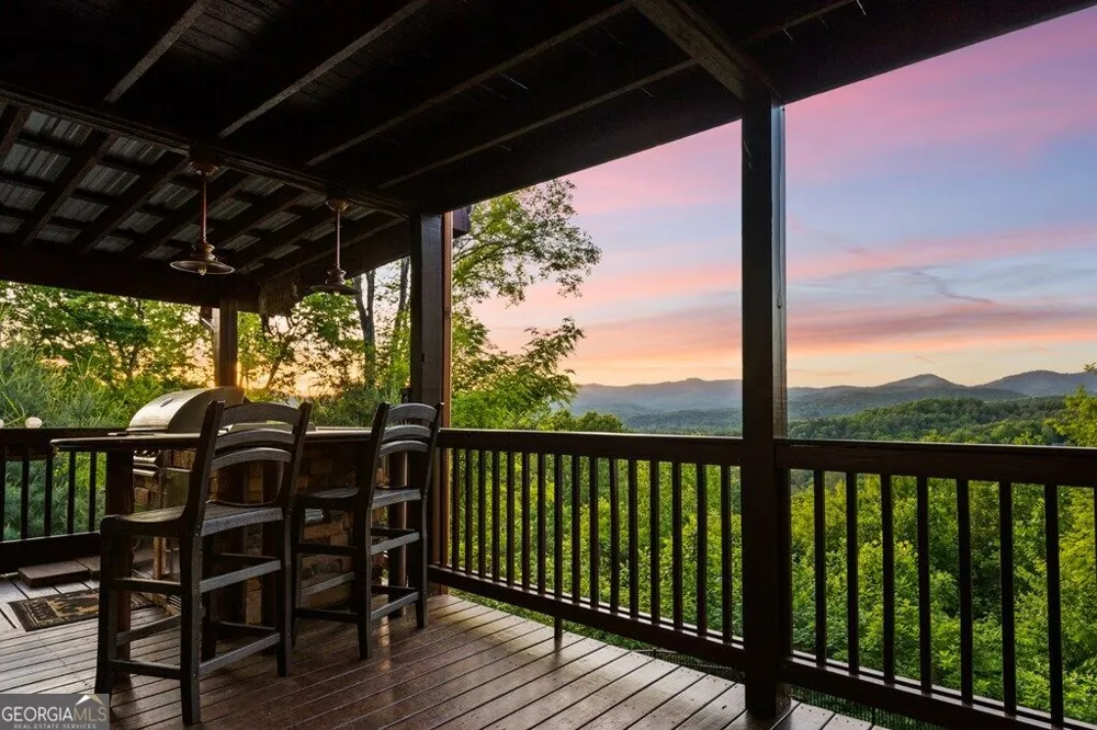 115 Mountain High DR Mineral Bluff, GA 30559