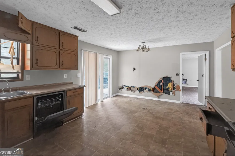 4442 Lombard RD Ellenwood, GA 30294