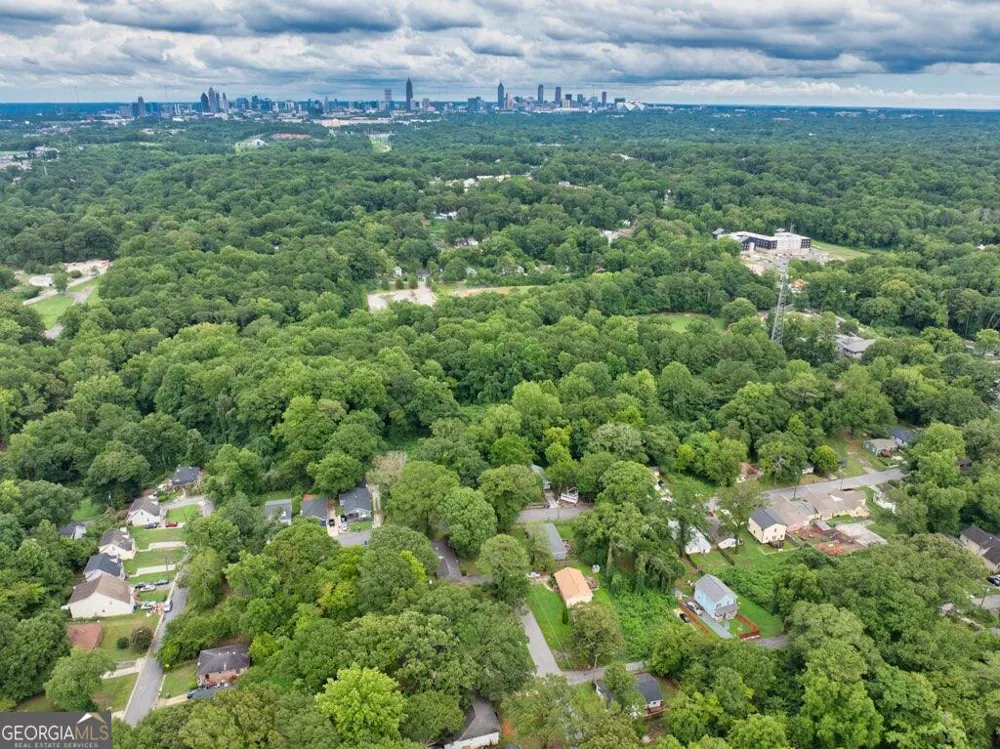 897 Oak ST NW Atlanta, GA 30318