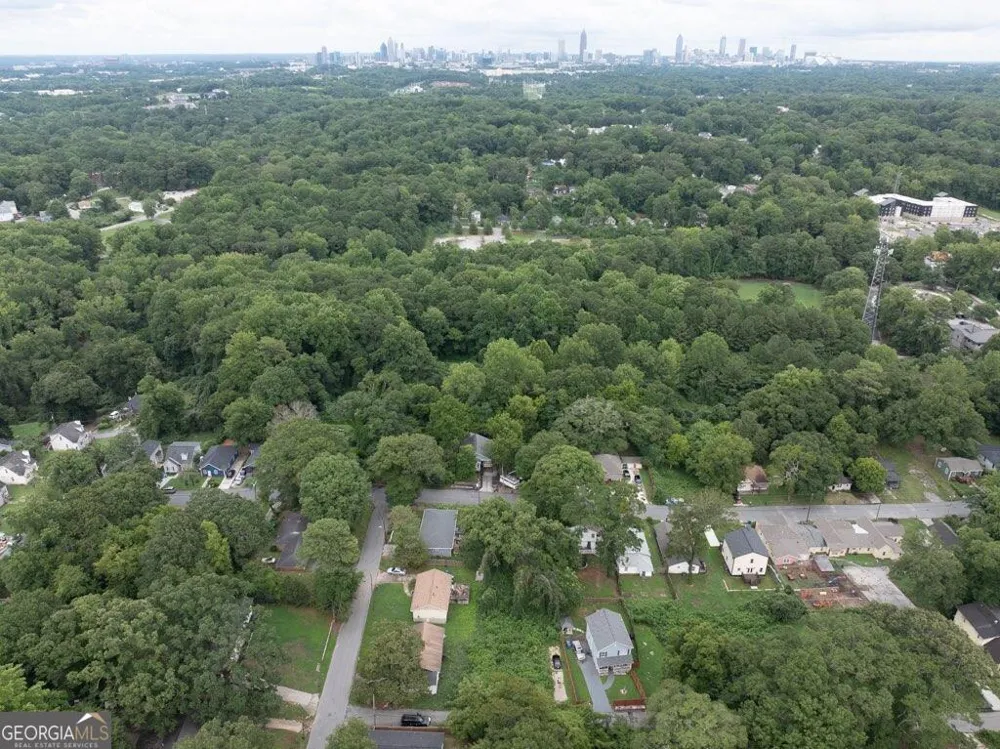 897 Oak ST NW Atlanta, GA 30318