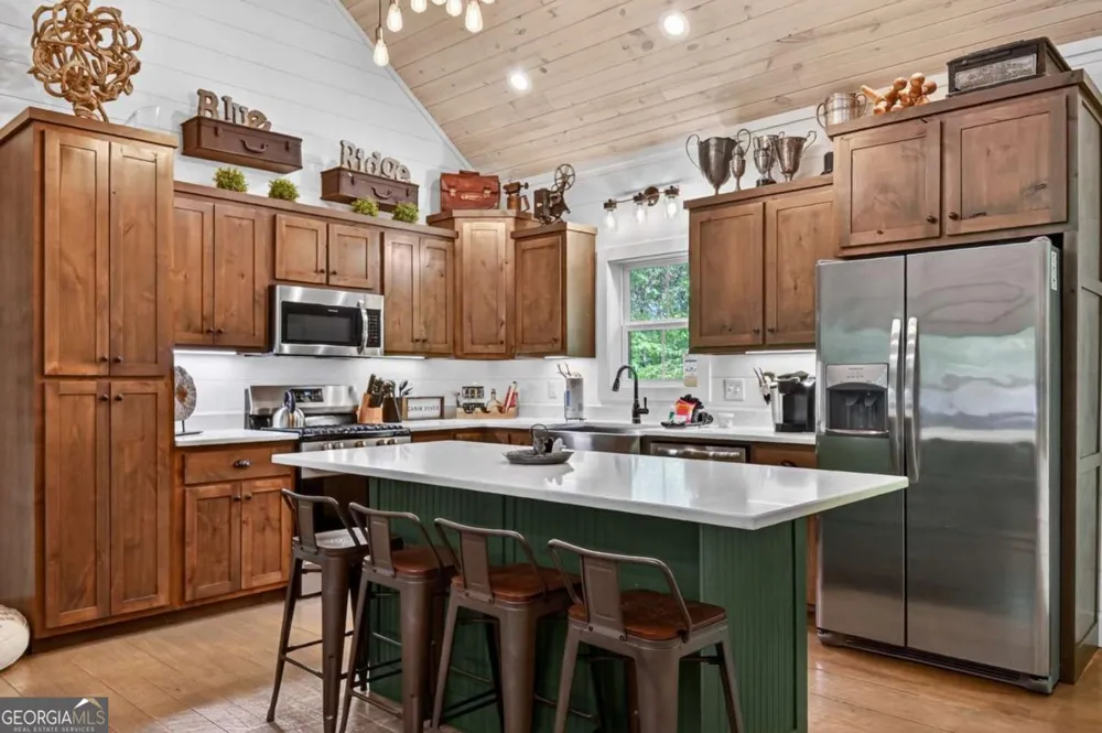 285 Pine Terrace CIR Blue Ridge, GA 30513
