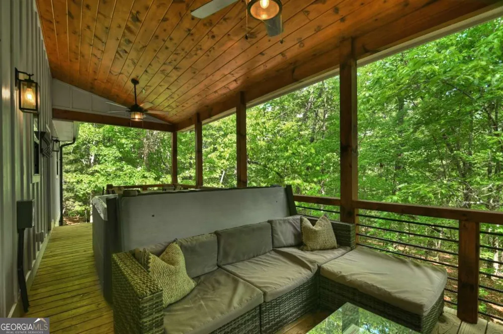 285 Pine Terrace CIR Blue Ridge, GA 30513