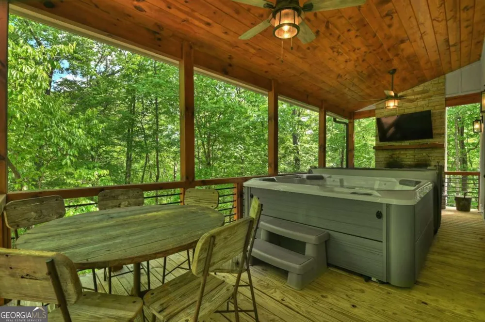 285 Pine Terrace CIR Blue Ridge, GA 30513