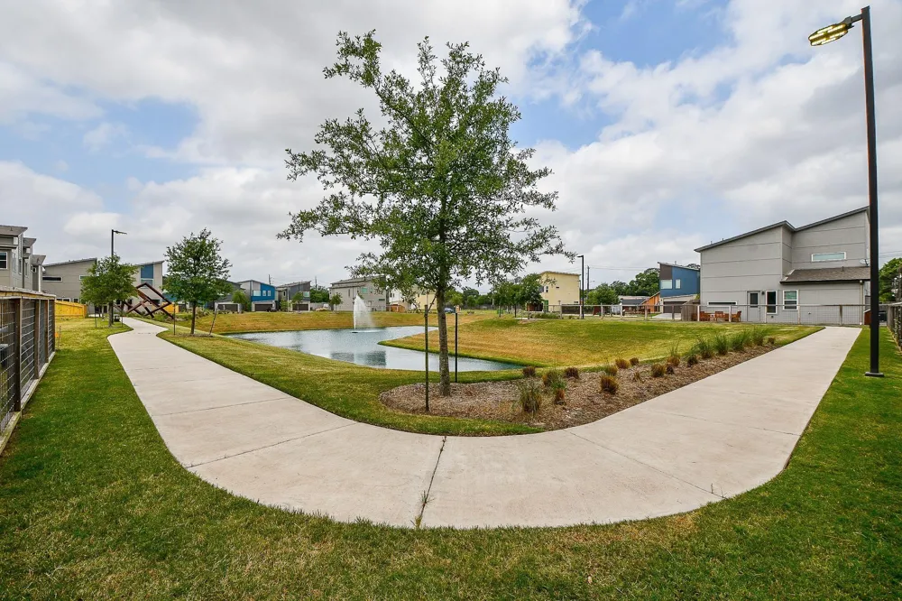 5726 Rucio Lane Houston, TX 77092