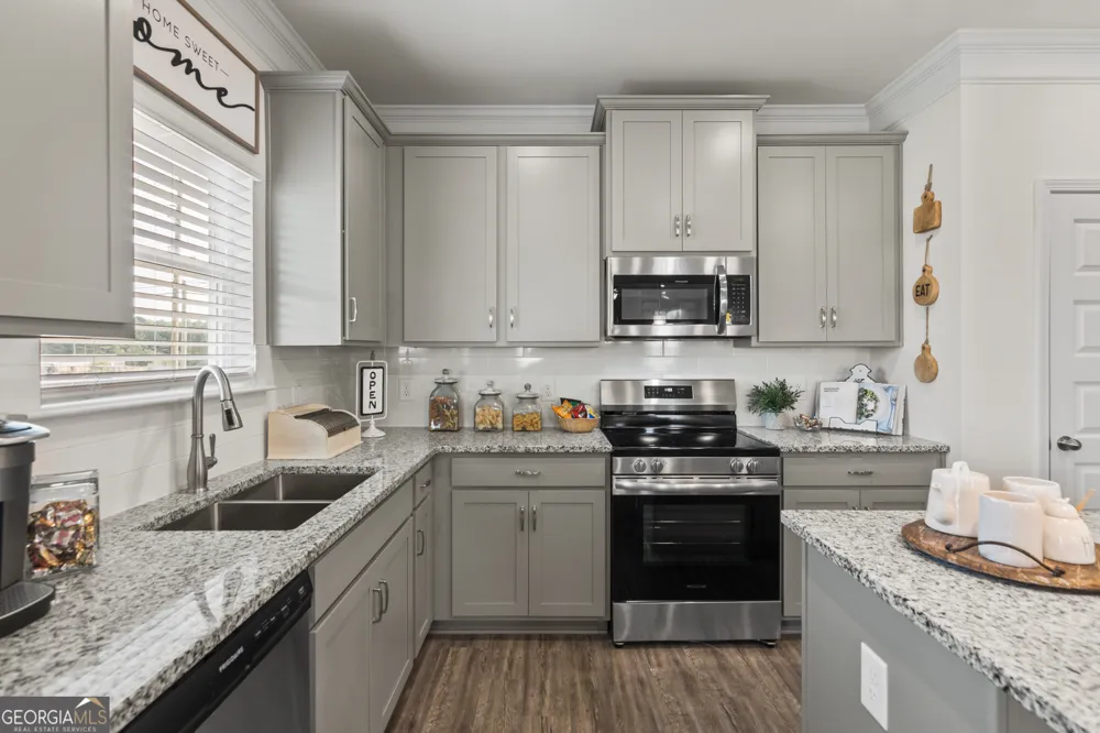 208 Antiquity CIR Perry, GA 31069