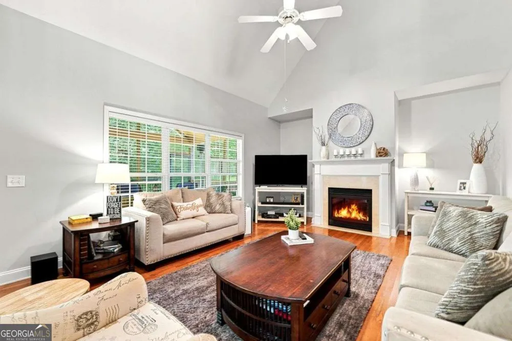 355 Mccook CIR NW Kennesaw, GA 30144
