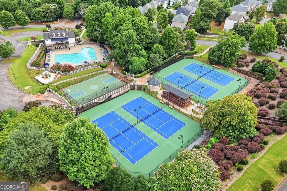 355 Mccook CIR NW Kennesaw, GA 30144