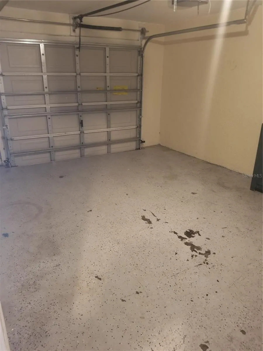 37221 GRASSY HILL LANE Dade City, FL 33525