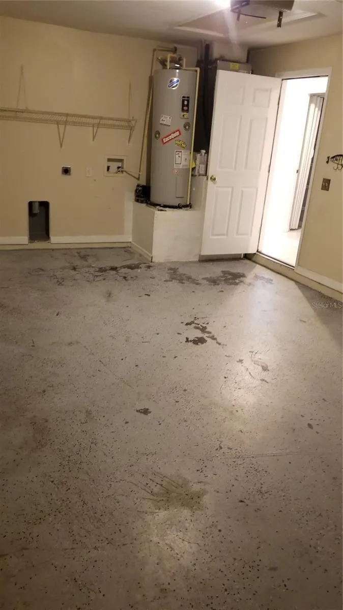 37221 GRASSY HILL LANE Dade City, FL 33525