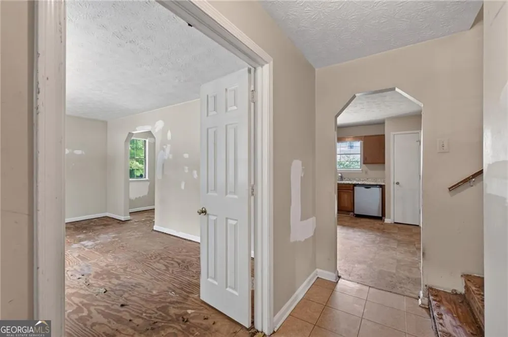6077 Cherokee Valley LN Lithonia, GA 30058