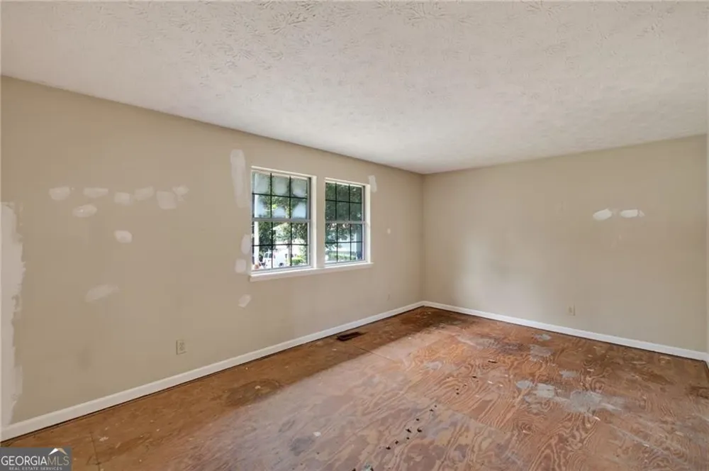 6077 Cherokee Valley LN Lithonia, GA 30058