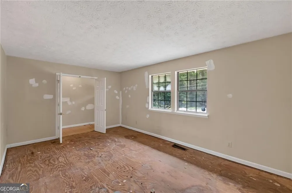 6077 Cherokee Valley LN Lithonia, GA 30058