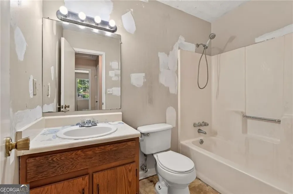 6077 Cherokee Valley LN Lithonia, GA 30058